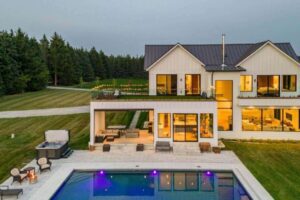 short term rental contracts Toronto managed by AVS Hospitality