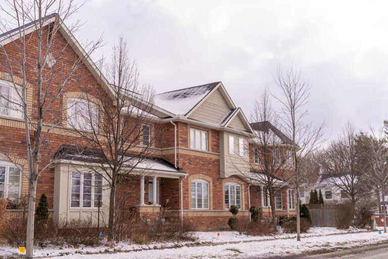Townhouse multiplex property management in East Gwillimbury Ontario under professional property management