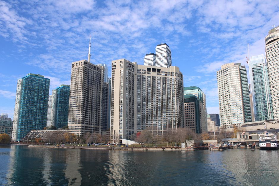 Landlord reviewing tenant screening Ontario checklist