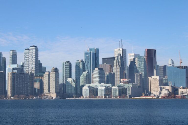 Ontario no-pets clause in a Toronto condo rental